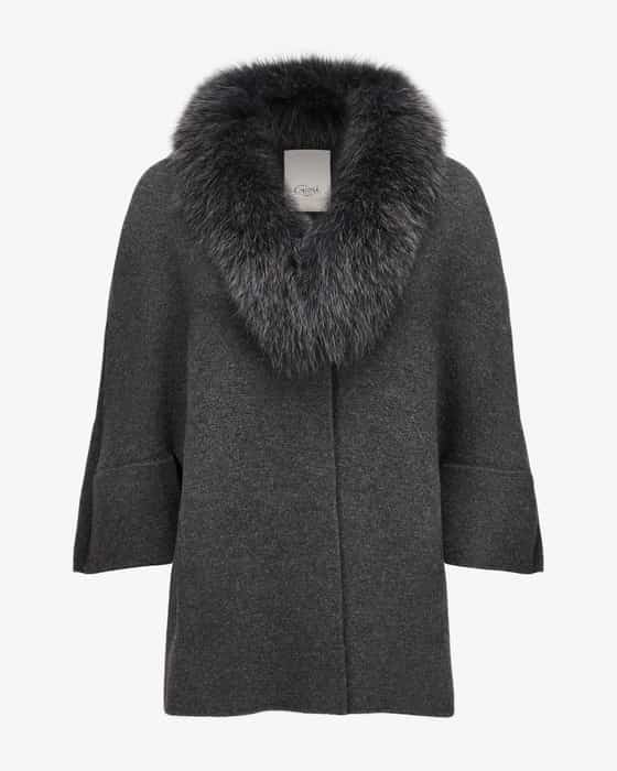コート Giovi Wool and cashmere cape Beige Giovi Beige Wool And Cashmere Cape With Fur Collar In
