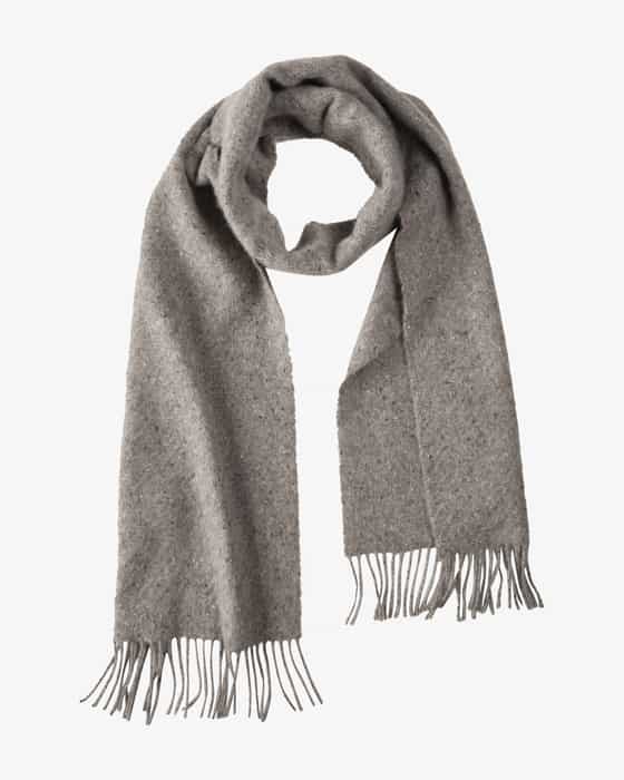 あみママJohnstons of Elgin 100% Cashmere NWT Johnstons of Elgin 100% Cashmere Silver Bannockbane Made