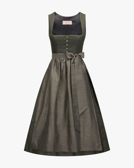 Elina Dirndl lang mit Schürze 