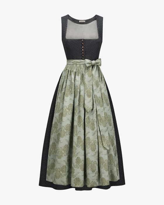 Monika Dirndl lang mit Schürze 