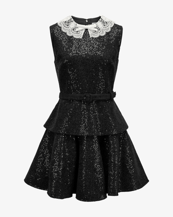 Kleid mit Spitzenkragen