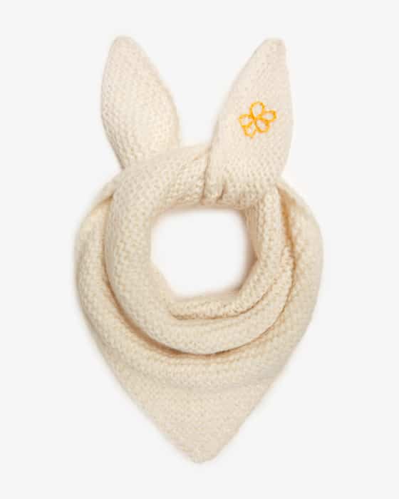 Knitted bandana made from a blend of alpaca wool