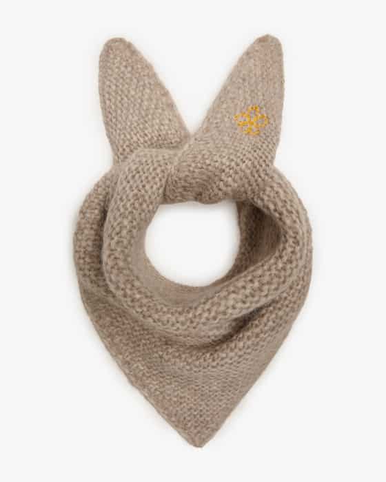 Knitted bandana made from a blend of alpaca wool