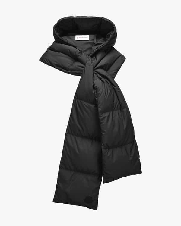 Daunenschal mit Kapuze 