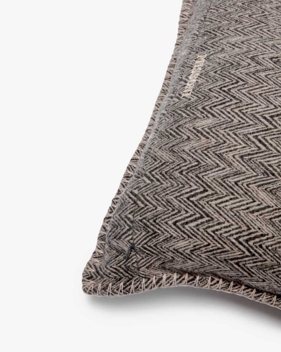 Image 2 for Camelia cushion, 45 x 45 cm, made of wool and cashmere One size fits all