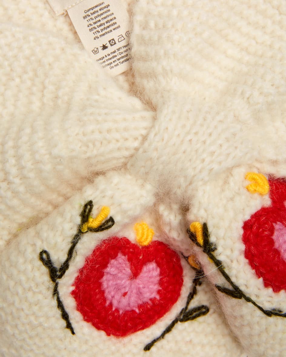 Image 2 for 'Collar Heart' knitted scarf made from an alpaca-wool blend One size fits all