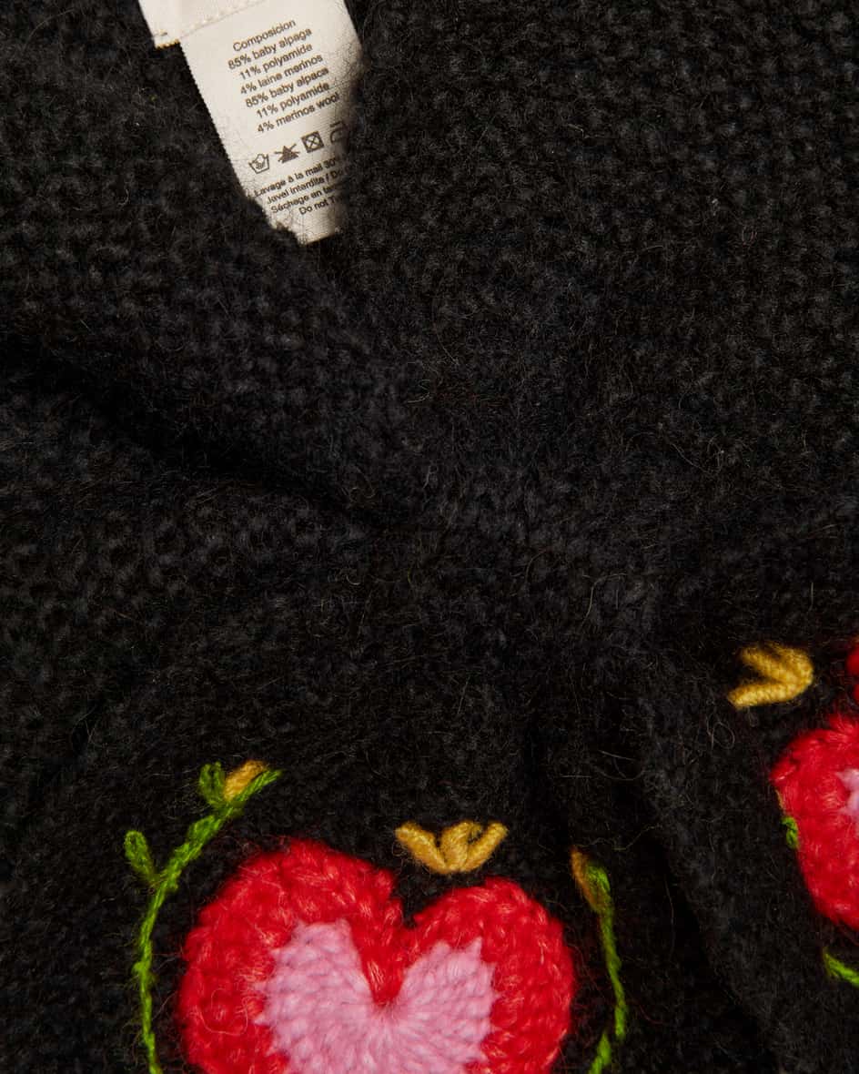 Image 2 for 'Collar Heart' knitted scarf made from an alpaca-wool blend One size fits all