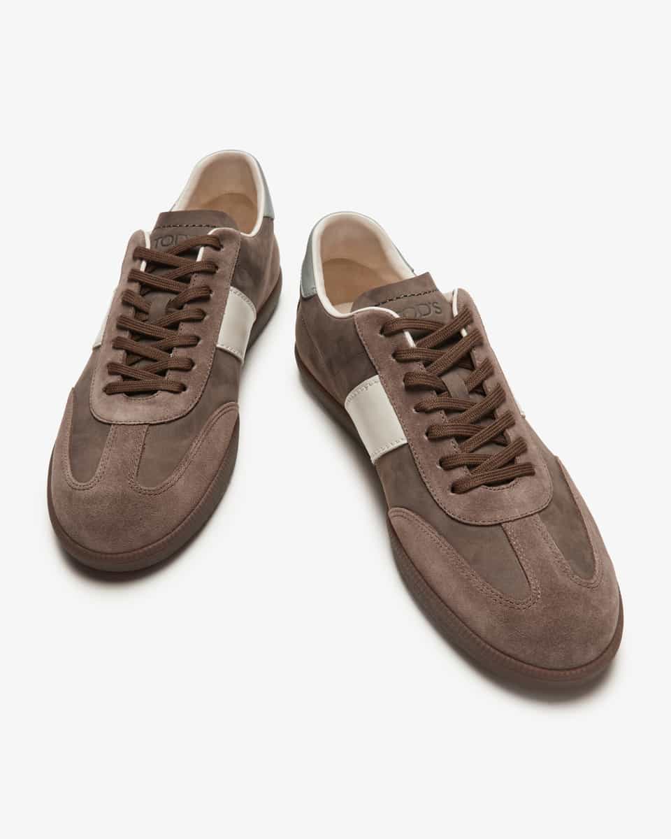 Image 2 for Sneaker 43