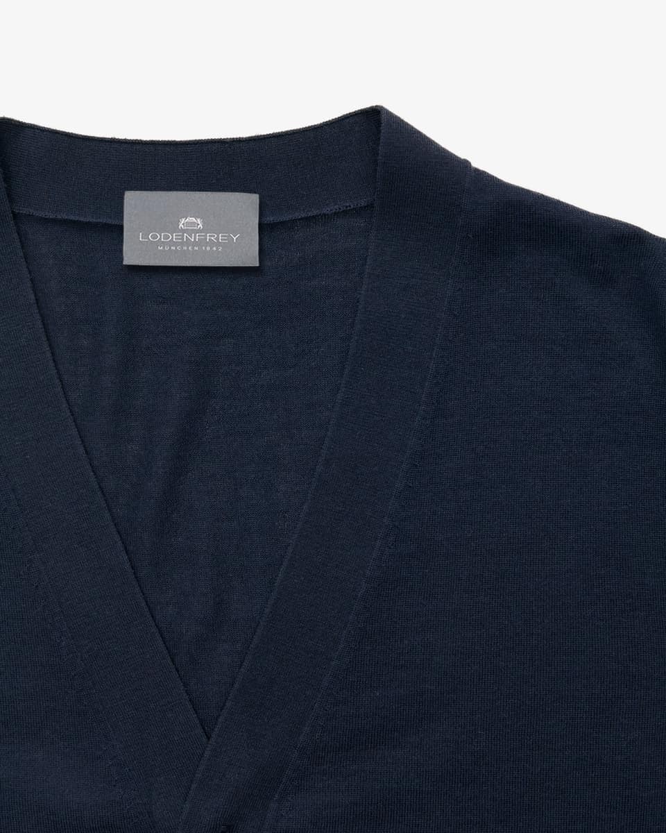 Bild 2 für Strickjacke aus Merinowolle S