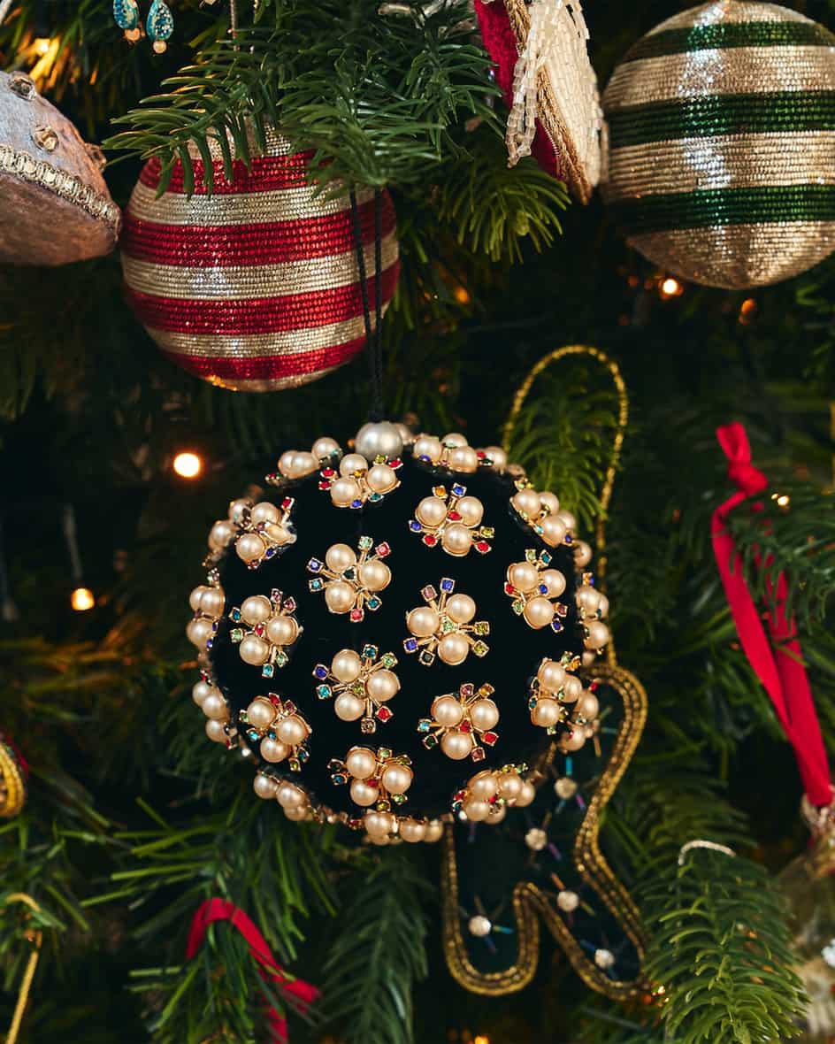 Image 2 for Ornament: Pearly Delight  Unisize