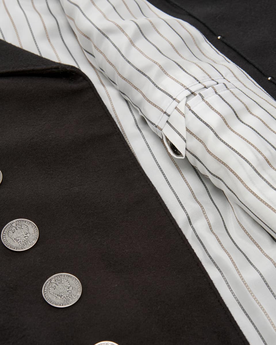 Bild 3 für Bierkutscher Trachtenweste 52