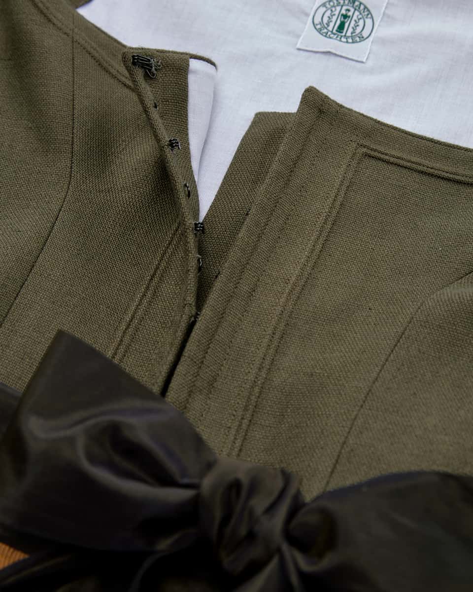 Bild 3 für Lyana Midi-Leinendirndl mit Bessy Seidenschürze  42