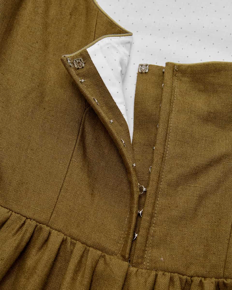 Bild 3 für Leinen-Dirndl lang mit Schürze  36