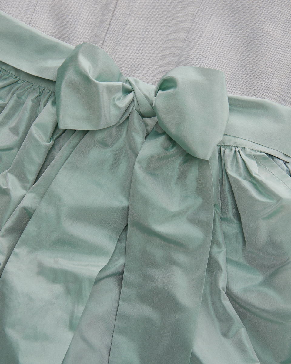 Image 4 for Midi dirndl with silk apron  32