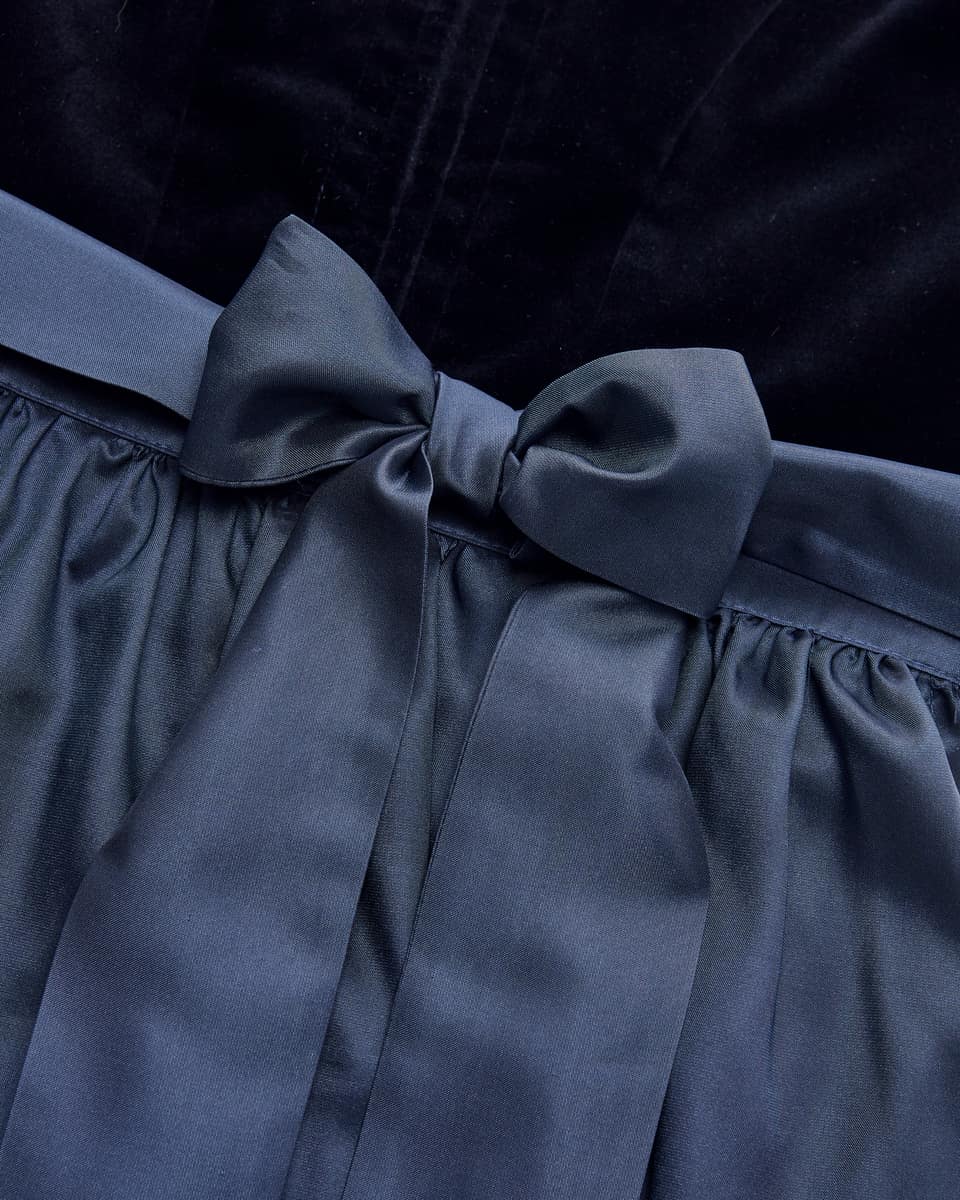 Bild 4 für Wiesndirndl lang mit Schürze  40