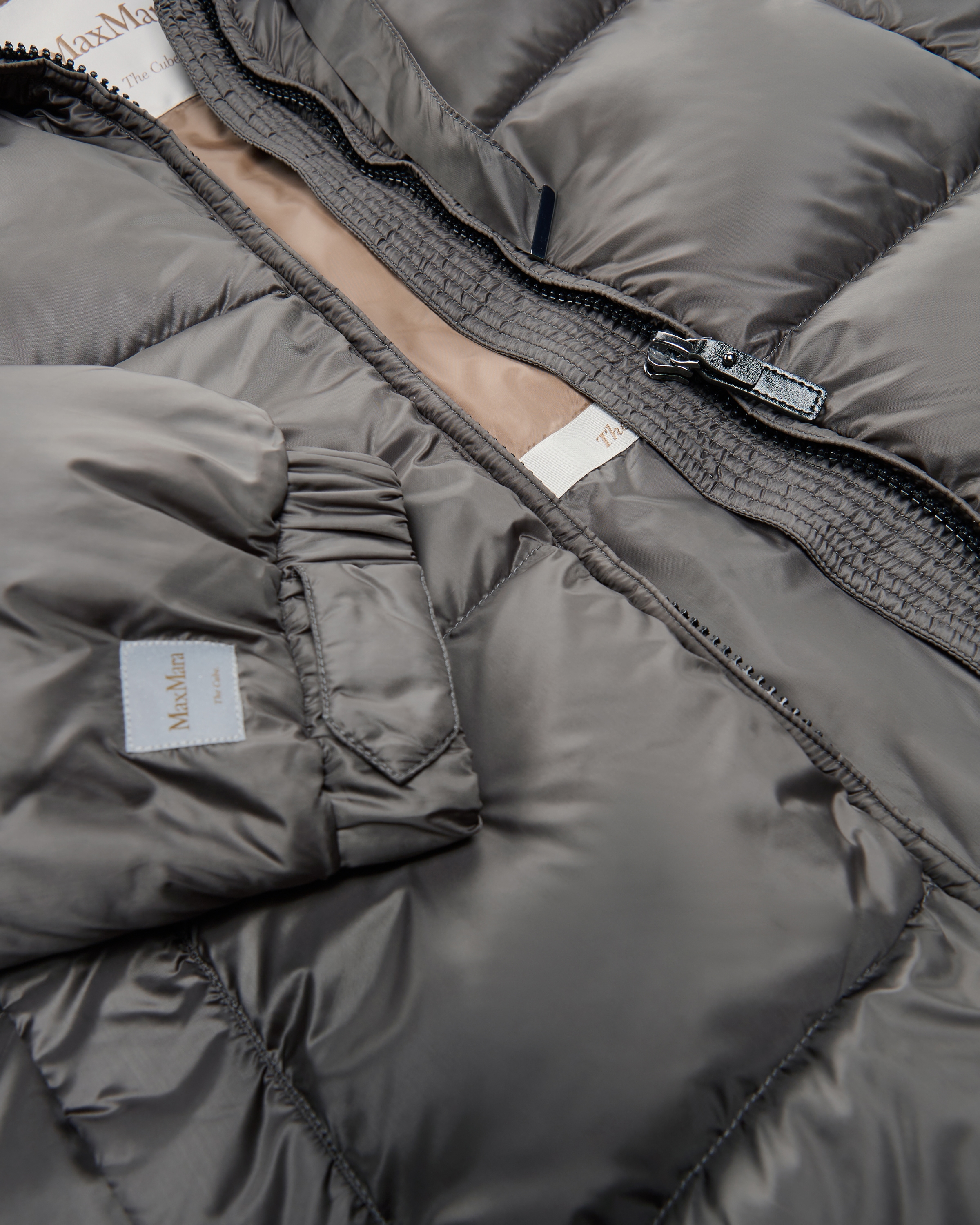 mooe様 THEOREM(セオレム)】Printed Pigment Hoodie（Inversion